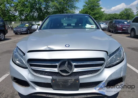 2016 Mercedes-Benz C 300 4Matic/Luxury 4Matic/Sport 4Matic z USA, uszkodzony, nr VIN 55SWF4KB8GU158174
